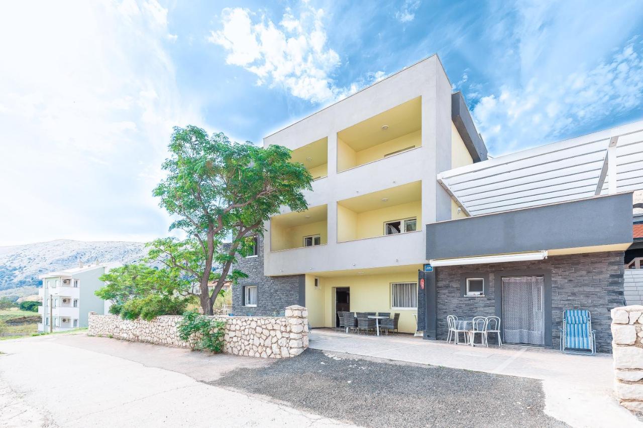 Apartments Lili Pag Town Bagian luar foto