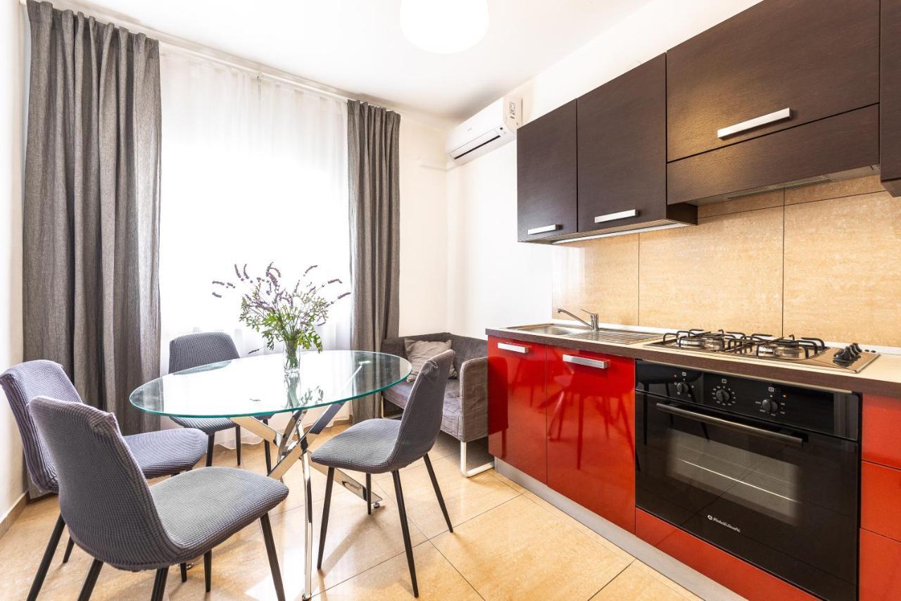 Apartments Lili Pag Town Bagian luar foto
