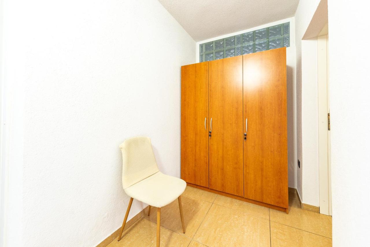 Apartments Lili Pag Town Bagian luar foto
